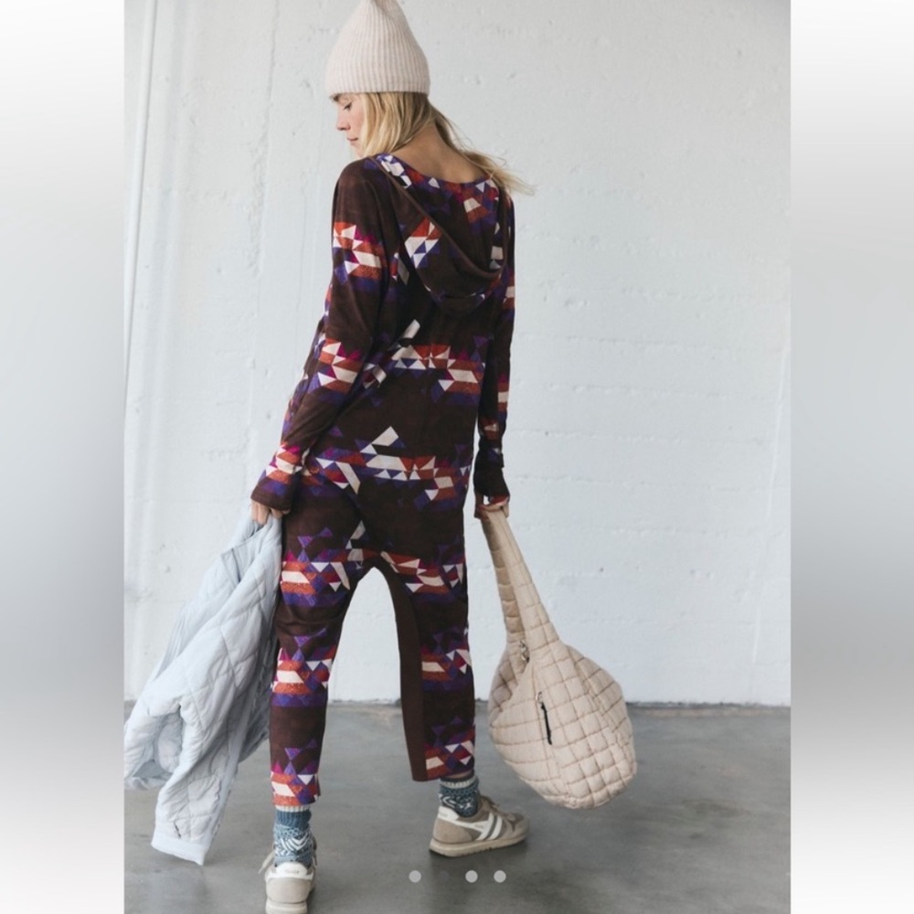 FP Movement Hot Shot Long-sleeved Printed Onesie - Size Medium - Picture 3 of 11